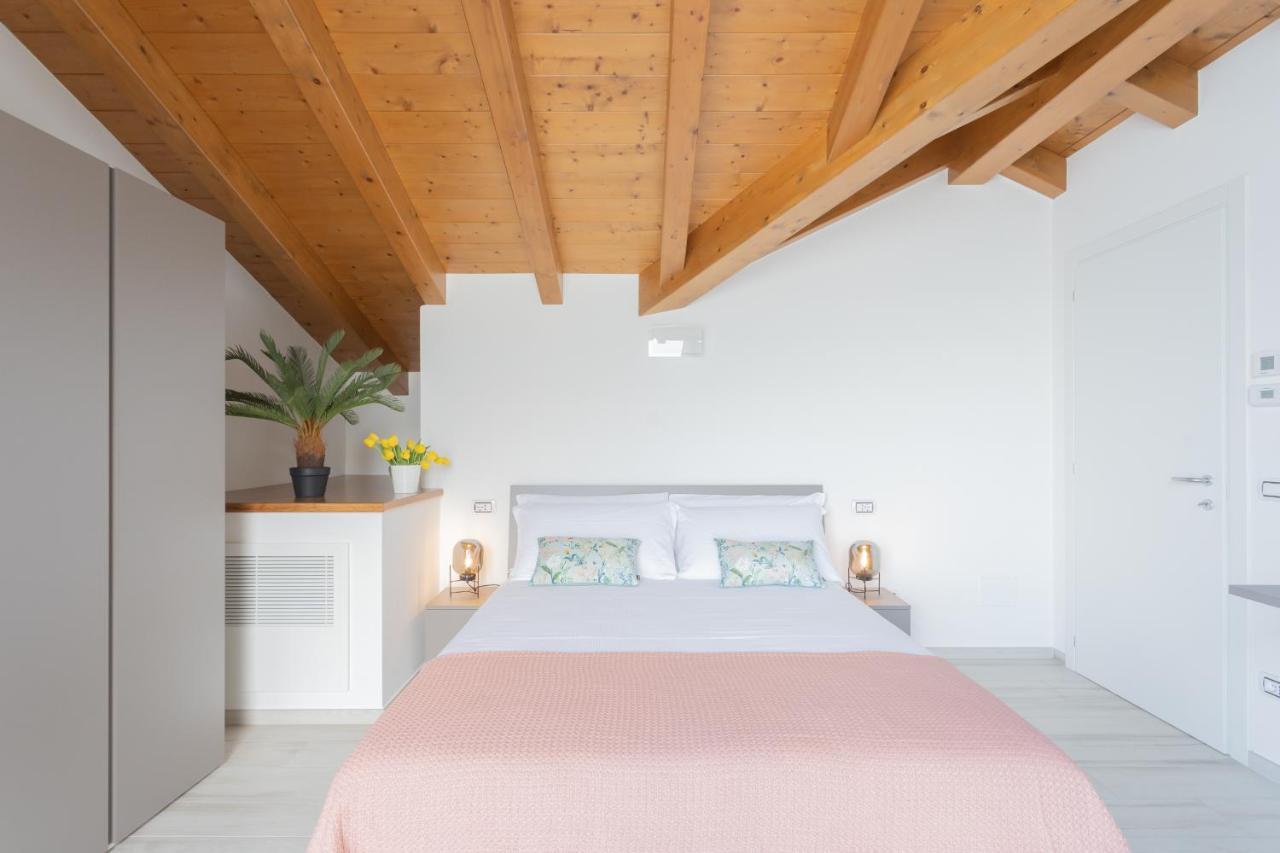 Dream Lake Apartments Lake View - Private Beach By Rent All Como Lezzeno Εξωτερικό φωτογραφία